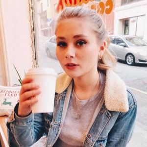 Meet your Posher, Amelia